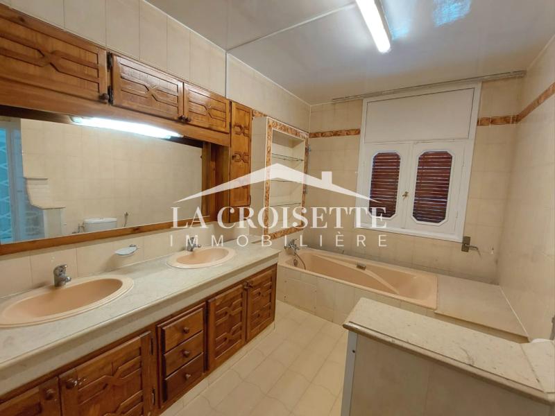 Villa S+6 à La Marsa